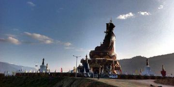 Takila Guru Statue
